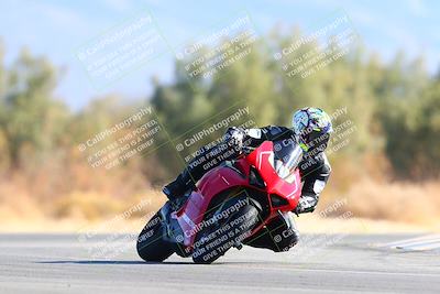 media/Jan-08-2022-SoCal Trackdays (Sat) [[1ec2777125]]/Turn 7 (1035am)/